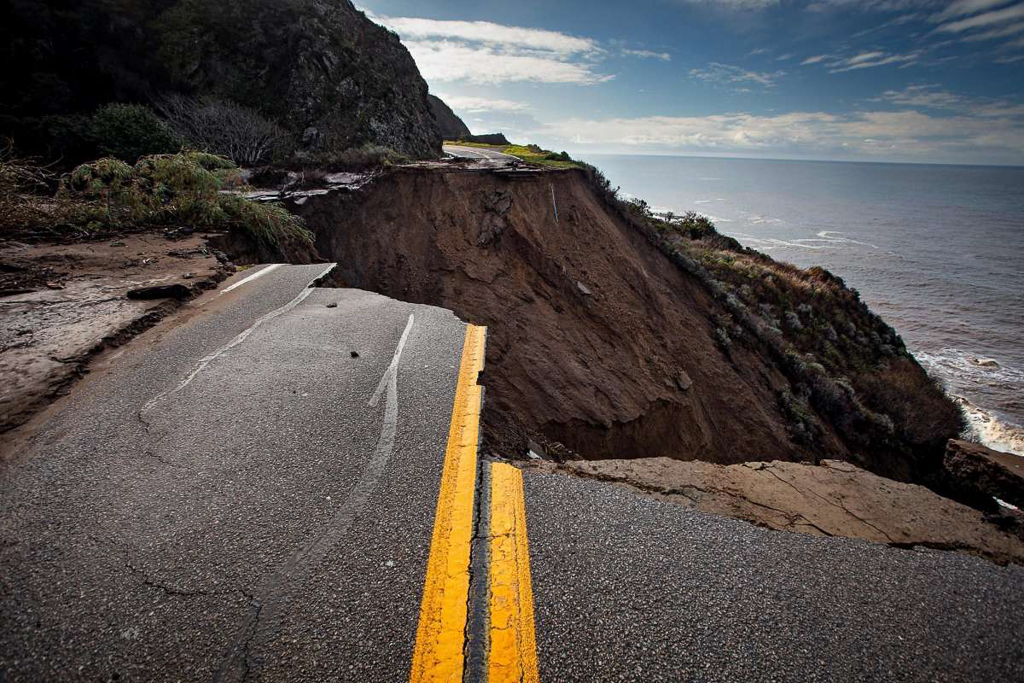 Large section of roadway missing from Pacific Coast Highway